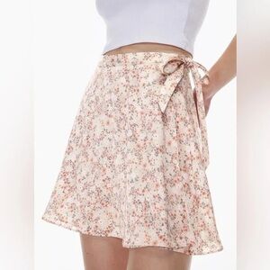Aritzia Wilfred Winslet Floral Printed A-Line Wrap Satin Skirt